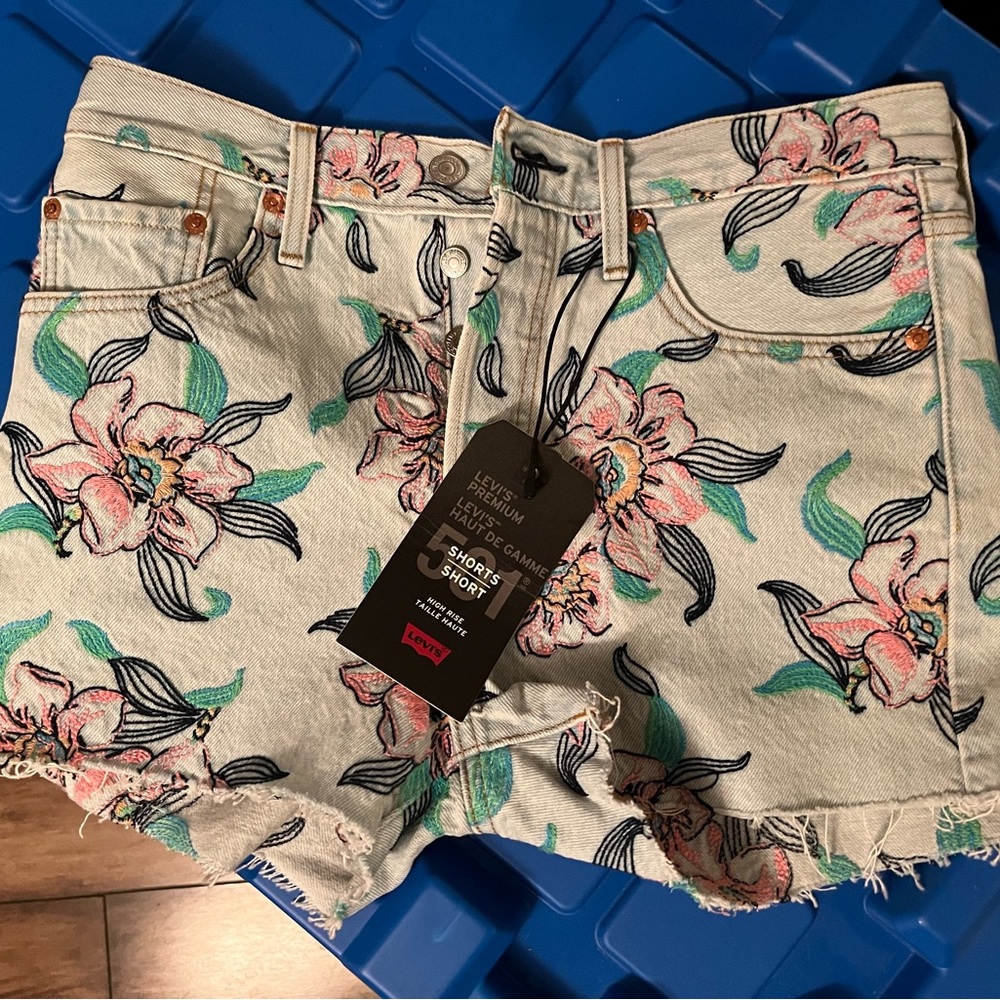 Levi’s 501 High Rise Shorts Size 28